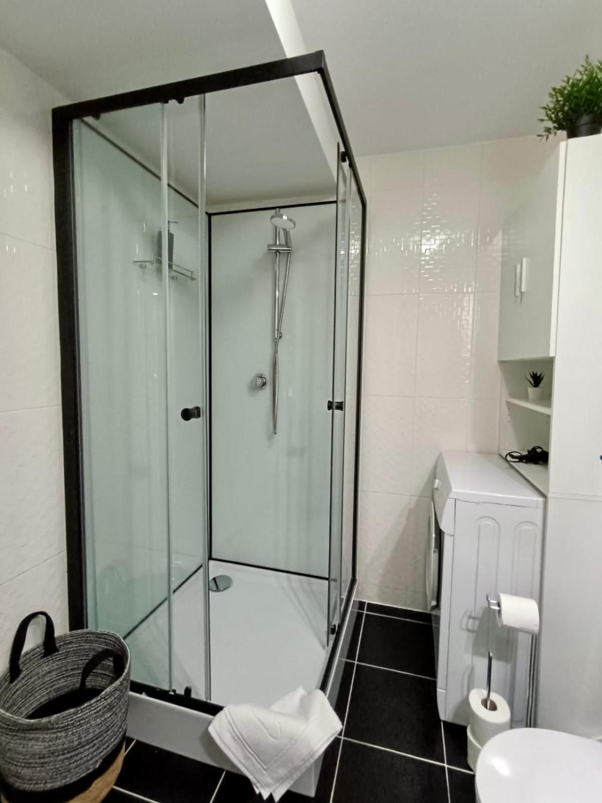Close To Bucharest Airport & Therme-Self Check-In Otopeni Extérieur photo