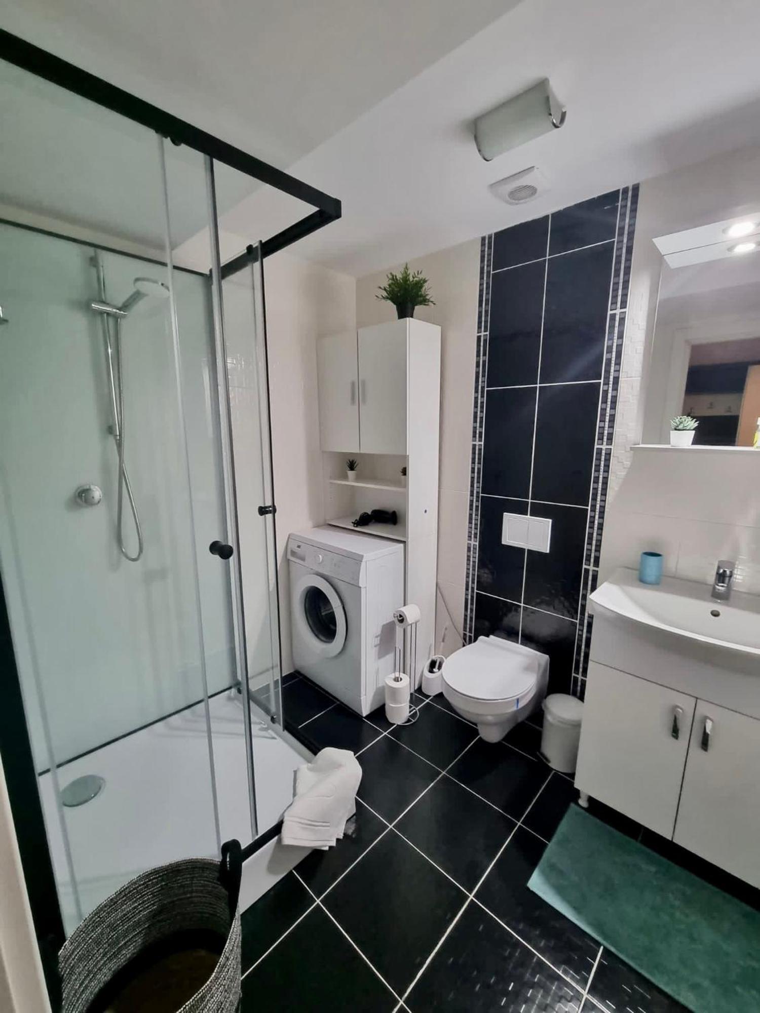 Close To Bucharest Airport & Therme-Self Check-In Otopeni Extérieur photo